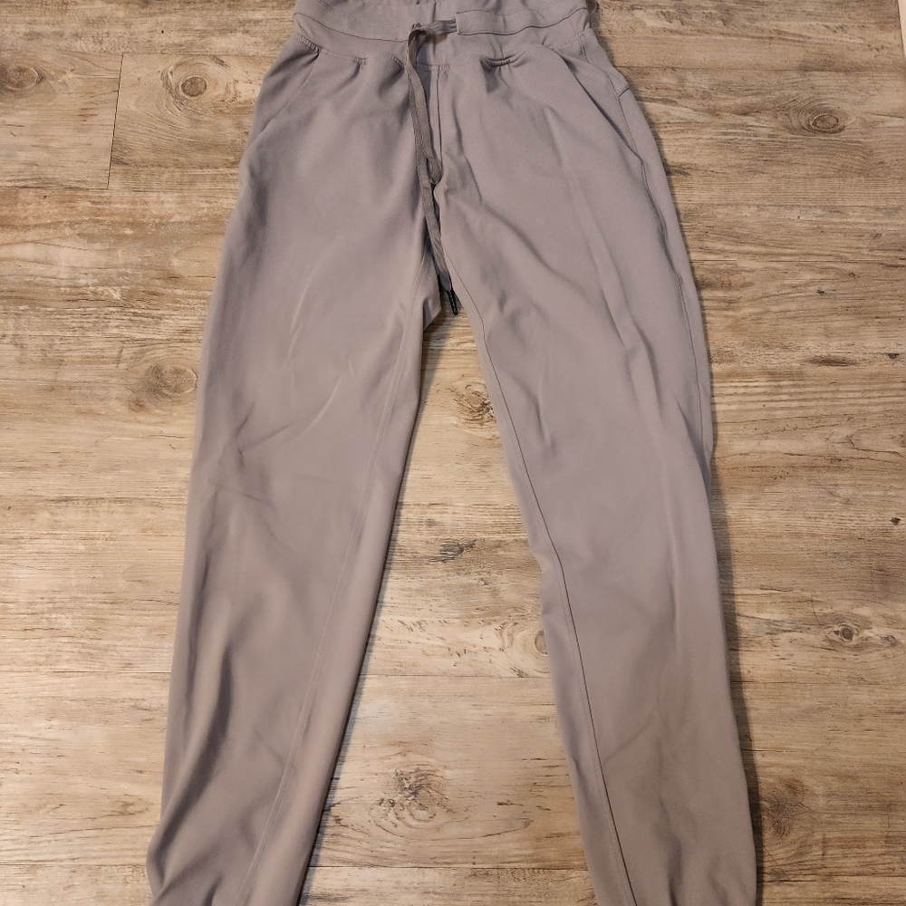 Zyia Heathered Gray Ascend Joggers
